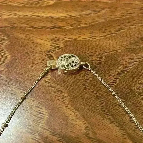 Beautiful CZ Diamond Style Vintage Necklace with Push Clasp - Picture 5 of 6